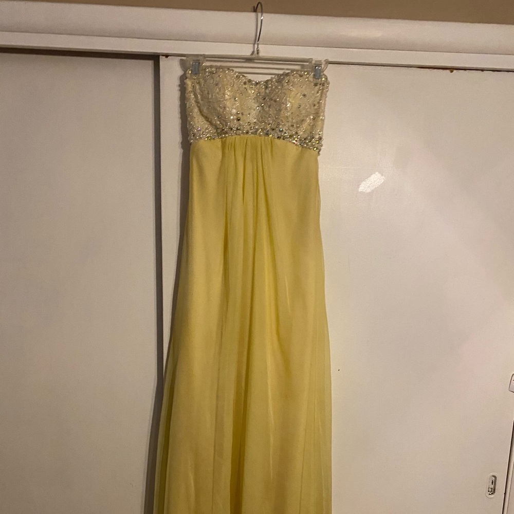 La Femme yellow formal dress, perfect condition